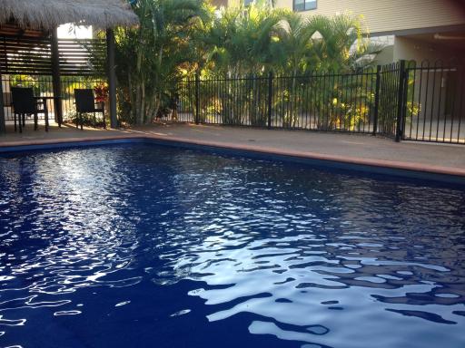 Breezes Apartments - Housity