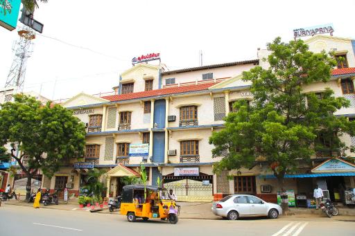 Hotel Suriyapriya - Housity