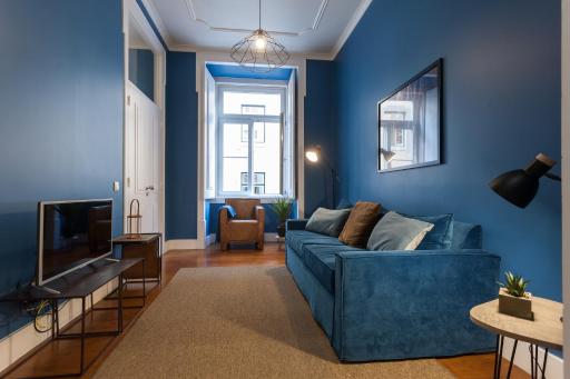 Baixa Vintage Three-Bedroom Apartment - by LU Holidays - Housity