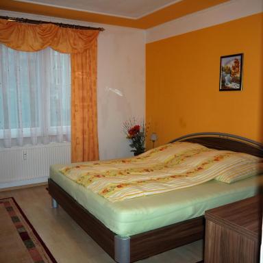 Messe Zimmer in geteilter Wohnung - Housity