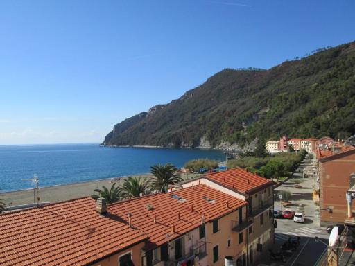 Tra Cielo e Mare - Housity