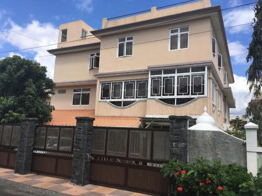 Br Court Apartments - Housity