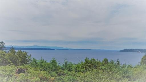 Island View-Spectacular view of Puget Sound and the Olympic Mountains - Housity