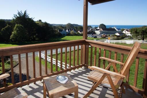 Mendocino View West - Housity
