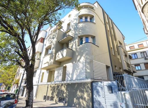 Parliament & River View Apartments - Housity