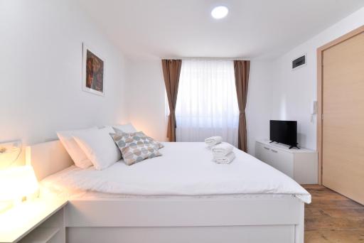 Piccolo Apartments - Housity