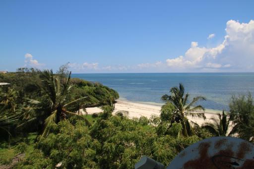Modern Beach Front Studio Apartment - B44 - Housity