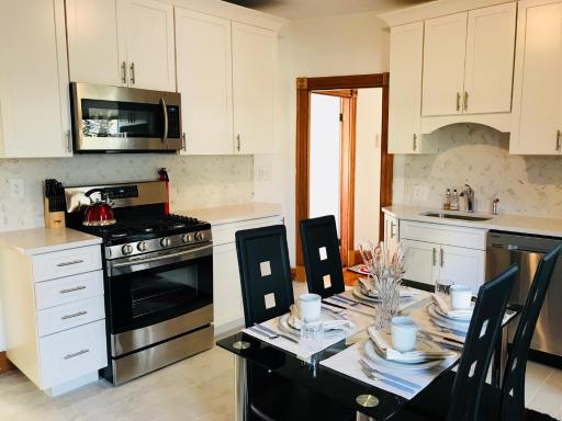 Beach Boston Lodge and Suites - Housity