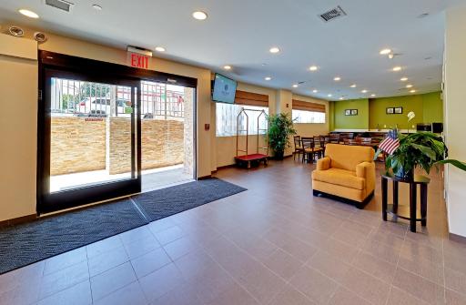 Hillside Hotel - Housity