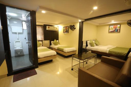Hotel Happyland - Housity