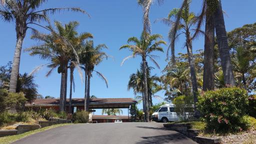 Tabourie Lake Motor Inn - Housity