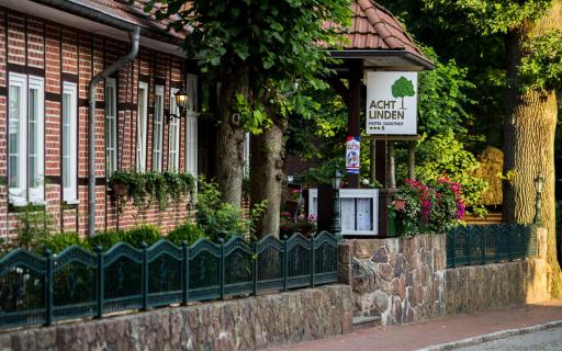 Hotel Acht Linden - Housity