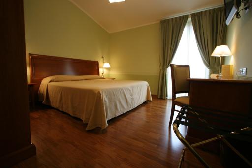 HOTEL L' ANFORA - Housity
