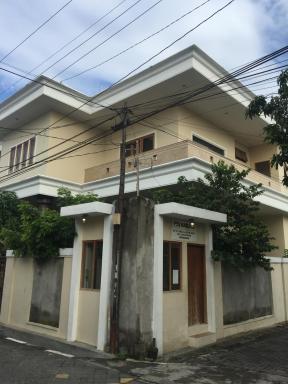 Rumah Nyaman Back Packer - Housity