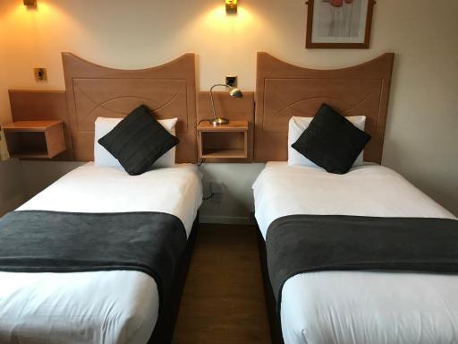 Whites Hotel - Housity