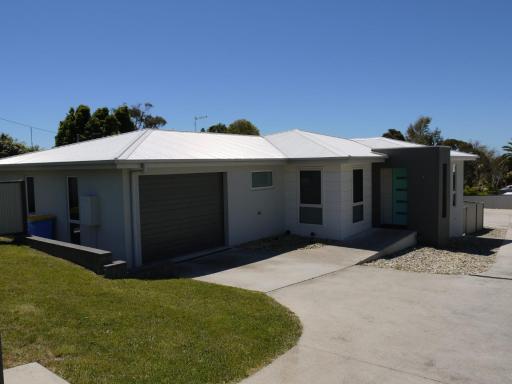Westwood Villas - Bridport - Housity