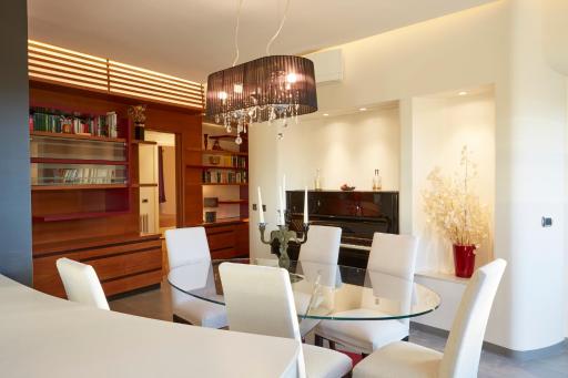 Vatican Luxury Penthouse with Terrace - Housity