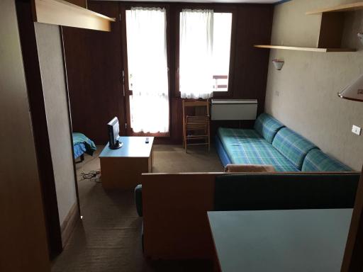 CERVINIA - Appartamento direttamente sulle piste, vista unica sul Cervino - Housity