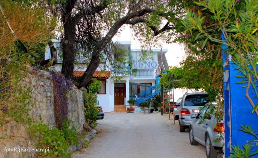 Vasili Guest House - Housity
