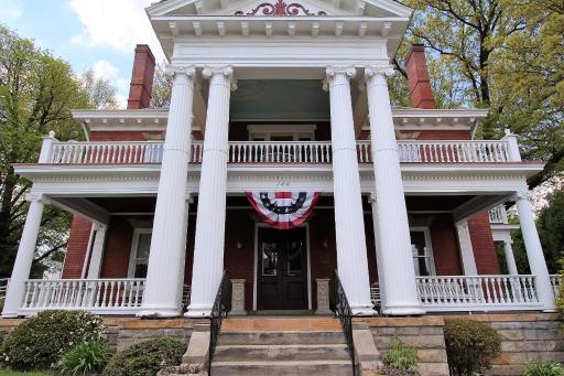 South Broadway Manor B&B - Near Fallingwater, Ohiopyle State Park, Hiking & Biking trails GAP - Housity