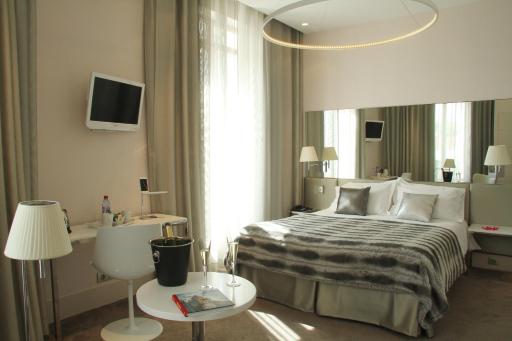 Le César Hôtel - Housity