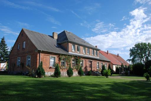 Ferienwohnungen im Gutshaus Gnies - Housity