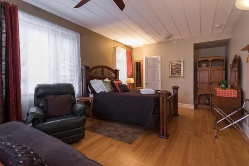 Acacias Bed & Breakfast - Housity