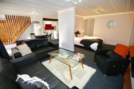 Modern Wall - Housity