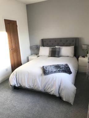 Dunelm Snug - Housity