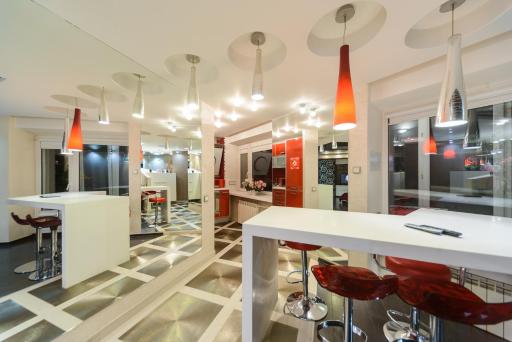 Real Home Apartmens - Podil Promenade - Housity