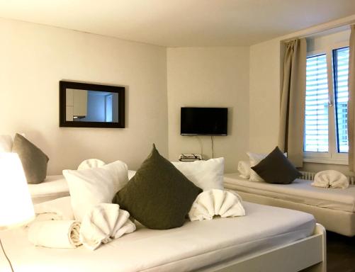 INSIDE Five - Housity