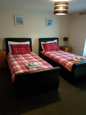 Eilean Donan View - Housity