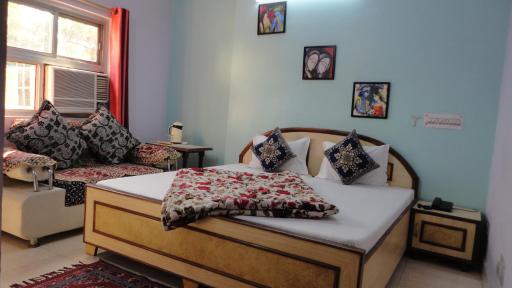Hotel Swarajya Palace - Housity