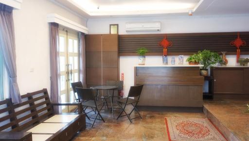Red Roof B&B - Housity