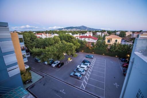 Pines Hotel - Housity