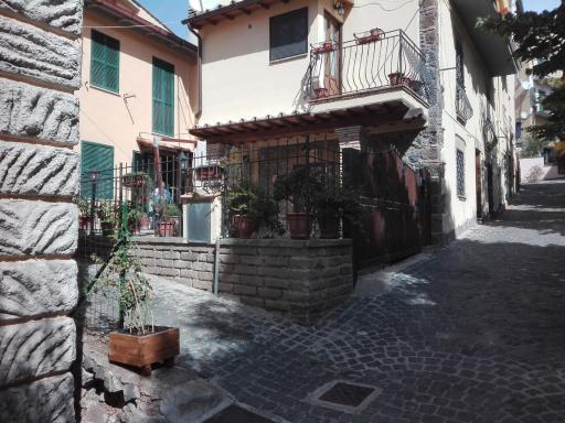 La rosa sul lago - Housity