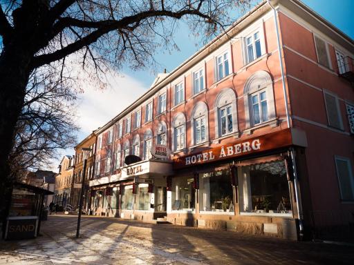 Hotel Åberg Centralhotellet - Housity