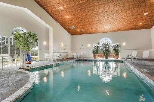 Country Inn & Suites by Radisson, Green Bay, WI - Housity