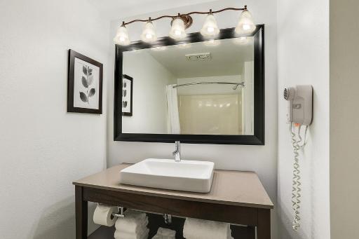 Country Inn & Suites by Radisson, Green Bay, WI - Housity
