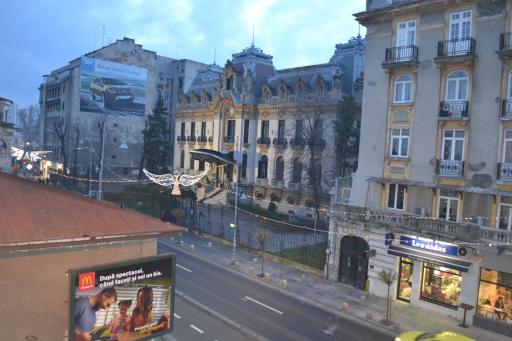 Victoria Plaza Two Bdr Apt - Housity