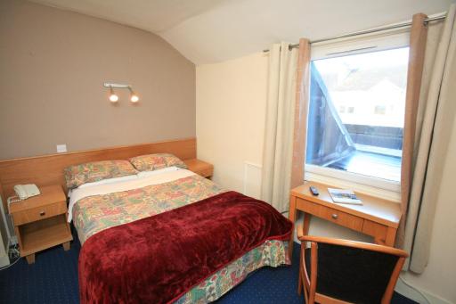 Smiths Hotel - Housity