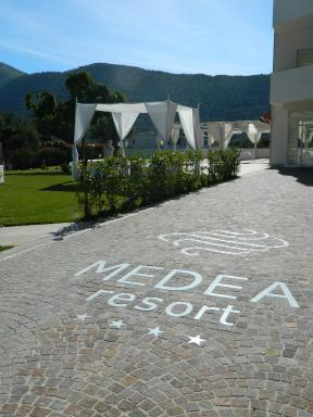 Medea Resort - Housity