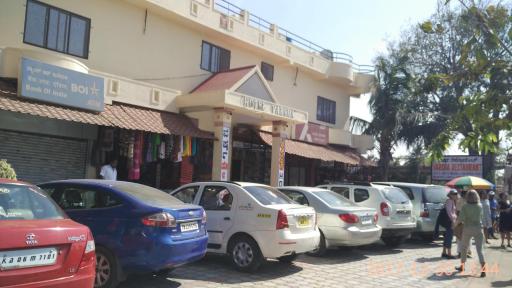 Hotel Varsha Hampi - Housity