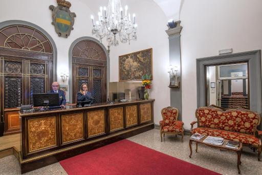 Hotel Paris - Housity