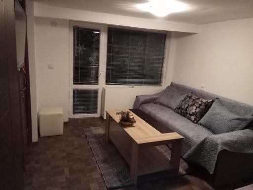 Yellow House - Housity