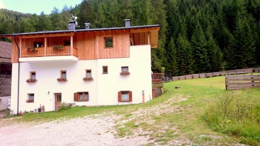 Agriturismo Feur Hof - Housity