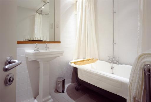 The Racquet Club - Housity