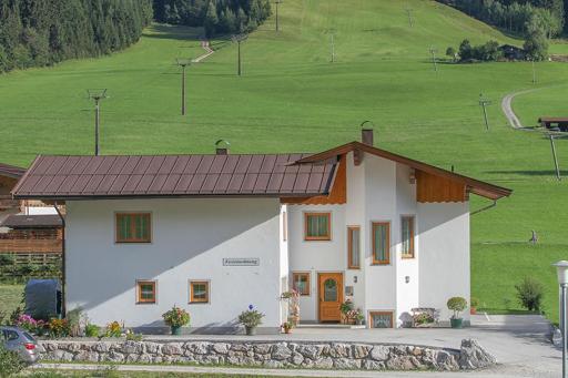 Ski-to-door Ferienwohnung Biechl-Hauser Doris - Housity
