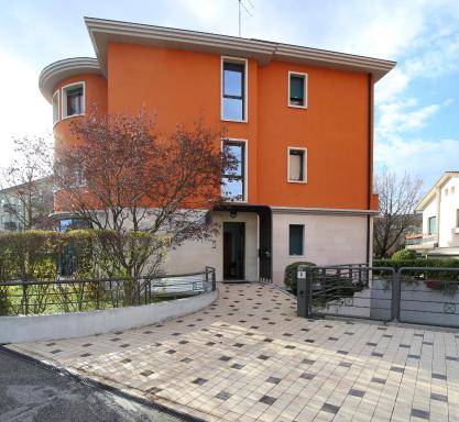 Round Venice - Housity