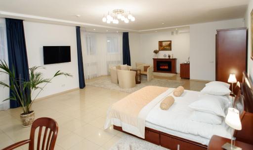 M&M Aparthotel - Housity